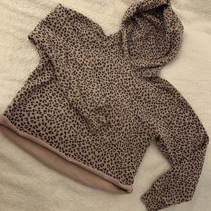 Abercrombie & Fitch raw hem pattern cropped sweatshirt